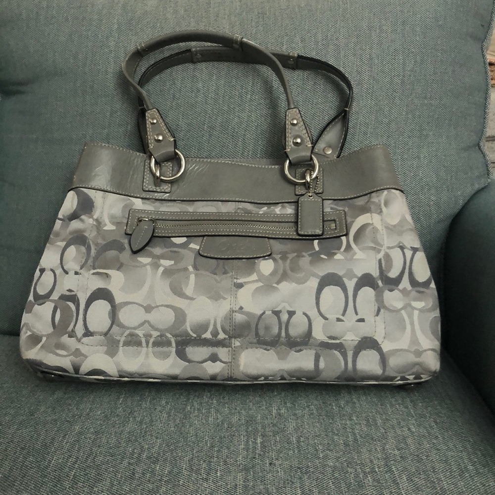 Coach grey logo purse - GREAT CONDITION